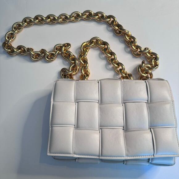 Bottega Veneta Chain Ivory Cassette Shoulder Bag Padded Intrecciato Leather - Picture 1 of 14